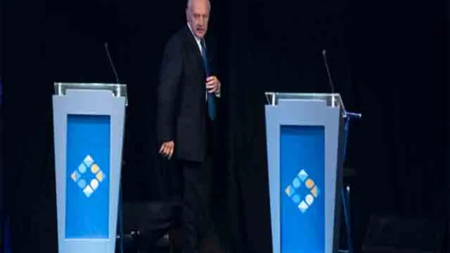 Roberto Lavagna en el debate presidencial en Santa Fe Roberto Lavagna en el debate presidencial en Santa Fe