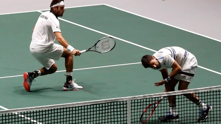Leonardo Mayer y Máximo González Argentina también cayó en el dobles y quedó al borde de la eliminación en la Copa Davis