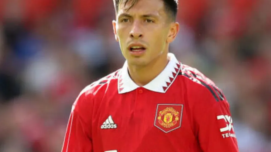 Según Gary Neville, el entrerriano Lisandro Martínez “físicamente no puede competir” Según Gary Neville, el entrerriano Lisandro Martínez “físicamente no puede competir”