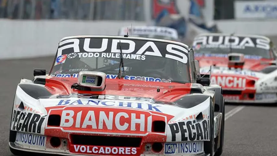 Los hermanos Bonelli pondrán solo un auto en pista en el Turismo Carretera Los hermanos Bonelli pondrán solo un auto en pista en el Turismo Carretera