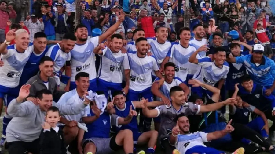 Sportivo Urquiza se consagró campeón de la Liga Paranaense de Fútbol Sportivo Urquiza se consagró campeón de la Liga Paranaense de Fútbol
