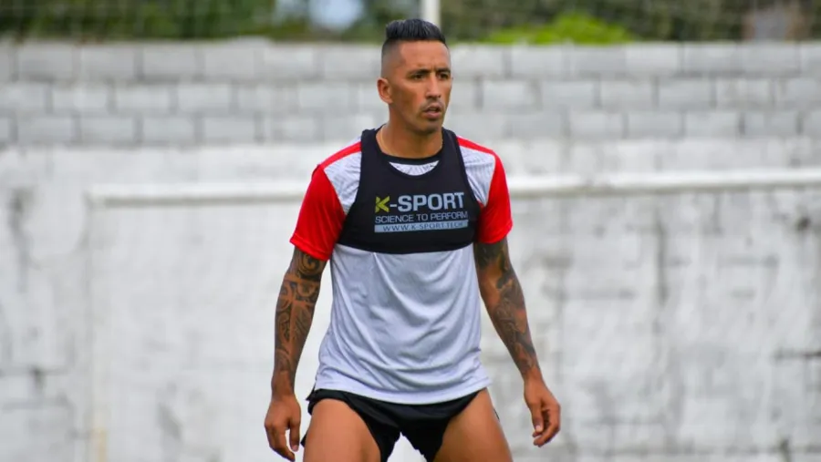 En Patronato se rumorea la posible baja de Lucas Barrios, que analiza retirarse En Patronato se rumorea la posible baja de Lucas Barrios, que analiza retirarse