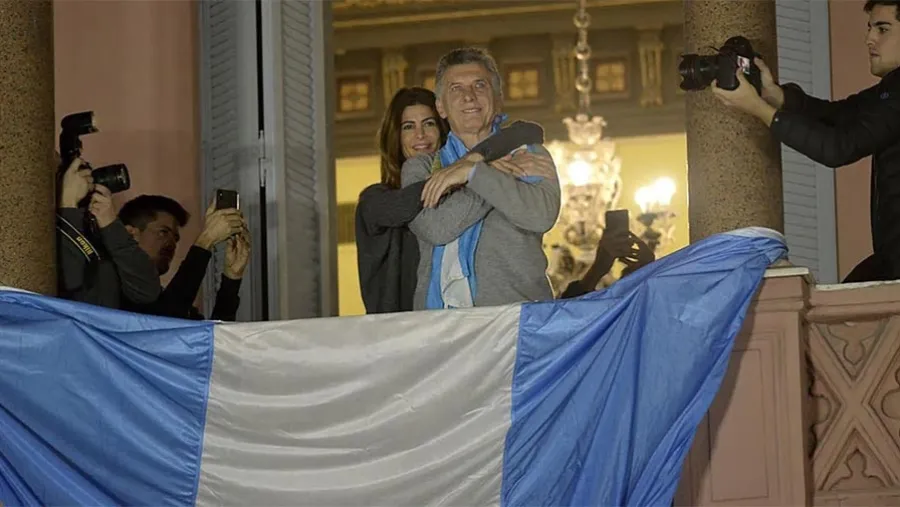 Macri en el balcón de la Casa Rosada durante el 24 de agosto. Macri en el balcón de la Casa Rosada durante el 24 de agosto.