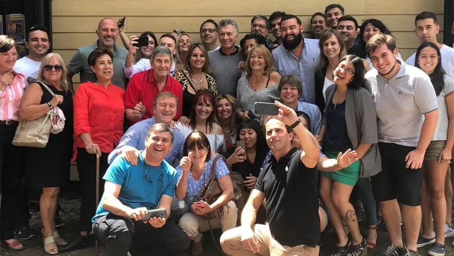Según la versión difundida en un video, Macri reconoció que los préstamos iban a hacer que “nos vayamos a la mierda” pero los funcionarios le decían que se quedara tranquilo. Según la versión difundida en un video, Macri reconoció que los préstamos iban a hacer que “nos vayamos a la mierda” pero los funcionarios le decían que se quedara tranquilo.