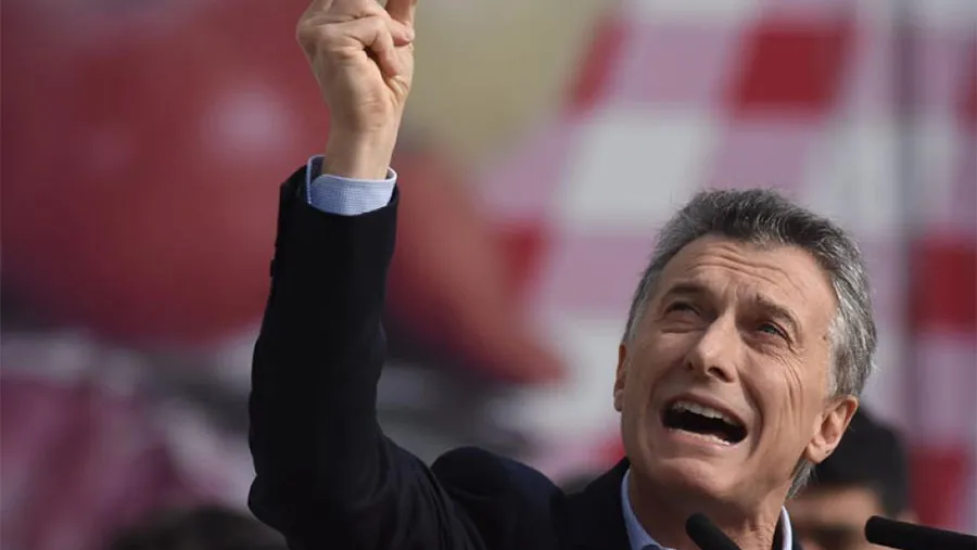 Mauricio Macri se encuentra muy complicado ante la Justicia y por eso quiere que le cuiden las espaldas. Mauricio Macri se encuentra muy complicado ante la Justicia y por eso quiere que le cuiden las espaldas.