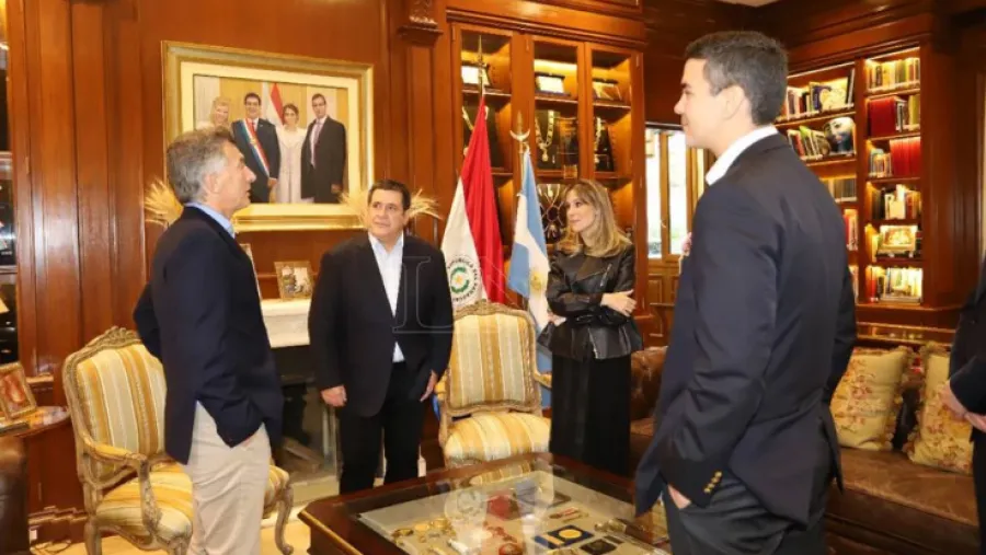 Mauricio Macri con Horacio Cartes Mauricio Macri con Horacio Cartes