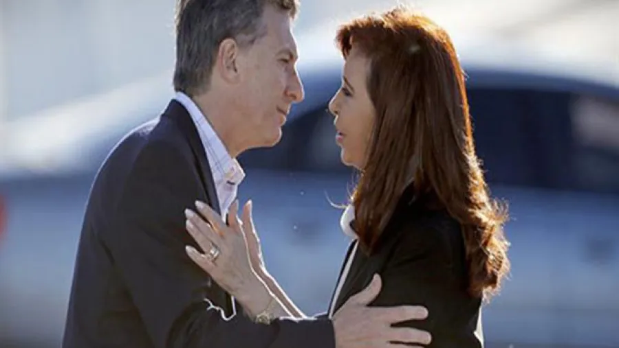 Mauricio Macri saluda a Cristina Kirchner Mauricio Macri saluda a Cristina Kirchner