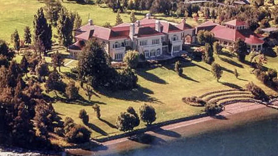 El reclamo por Lago Escondido donde se encuentra la mansión de Joe Lewis puso la lupa en la extranjerización de la tierra. El reclamo por Lago Escondido donde se encuentra la mansión de Joe Lewis puso la lupa en la extranjerización de la tierra.