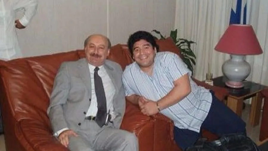 Raúl Taleb con Diego Maradona Raúl Taleb con Diego Maradona