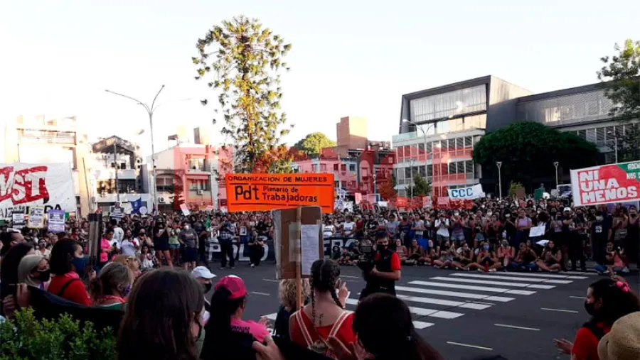 Paraná se sumó a la marcha por el Día de la Mujer Trabajadora Paraná se sumó a la marcha por el Día de la Mujer Trabajadora