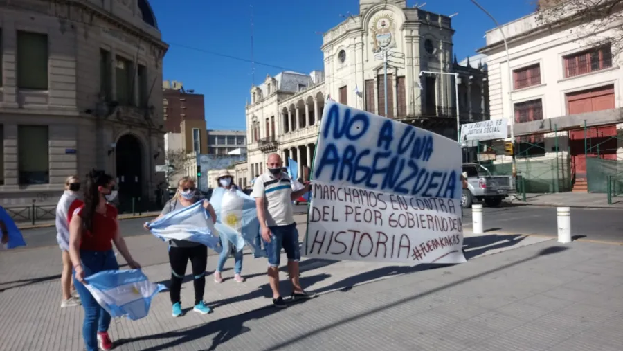 La protesta también tuvo su convocatoria en Paraná La protesta también tuvo su convocatoria en Paraná