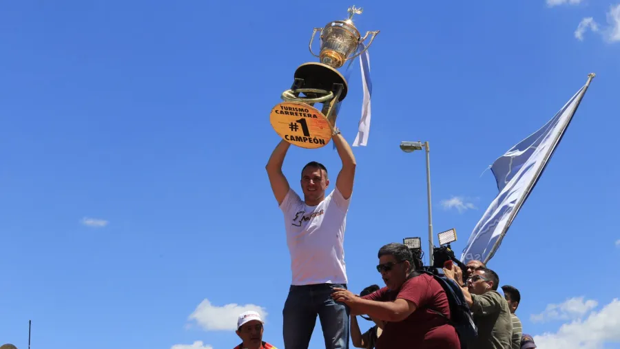 Mariano Werner fue recibido con emoción tras su bicampeonato de TC: “Esto es increíble” Mariano Werner fue recibido con emoción tras su bicampeonato de TC: “Esto es increíble”