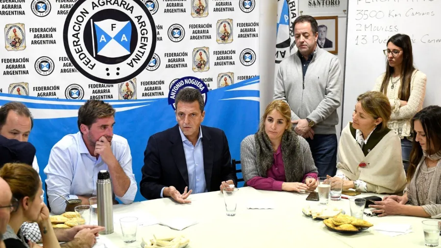 Massa junto a la Federación Agraria Massa junto a la Federación Agraria