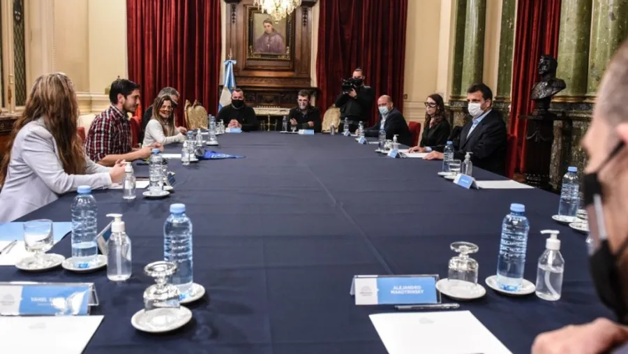 Massa recibió a la CAS para avanzar en una ley de Lengua de Señas Argentina Massa recibió a la CAS para avanzar en una ley de Lengua de Señas Argentina