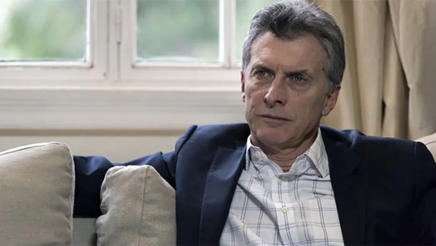 La AFI de Mauricio Macri hizo espionaje ilegal a más de 400 periodistas, otros tantos dirigentes políticos y sindicales e incluso a empresarios. La AFI de Mauricio Macri hizo espionaje ilegal a más de 400 periodistas, otros tantos dirigentes políticos y sindicales e incluso a empresarios.