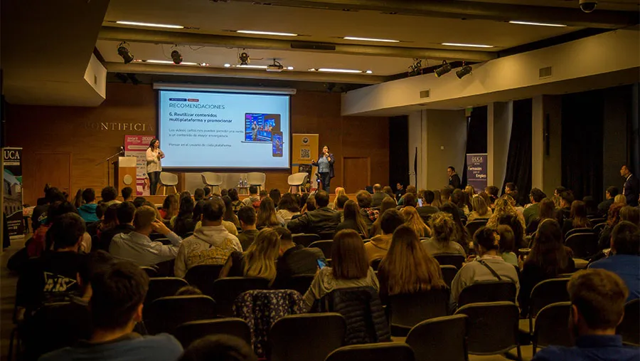 El jueves pasado, en el amplio salón de la UCA Paraná, se realizó la Octava Edición del evento de Redes Sociales más importante el país. El jueves pasado, en el amplio salón de la UCA Paraná, se realizó la Octava Edición del evento de Redes Sociales más importante el país.