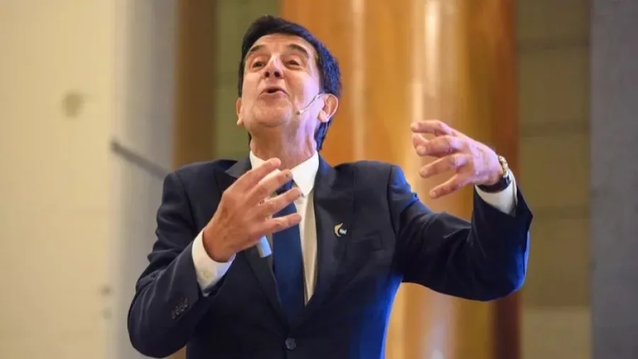 En reserva, Cristina Kirchner recibió a Carlos Melconian En reserva, Cristina Kirchner recibió a Carlos Melconian