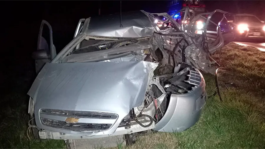 El siniestro vial se produjo en la RN 12, cerca de Cerrito. El siniestro vial se produjo en la RN 12, cerca de Cerrito.