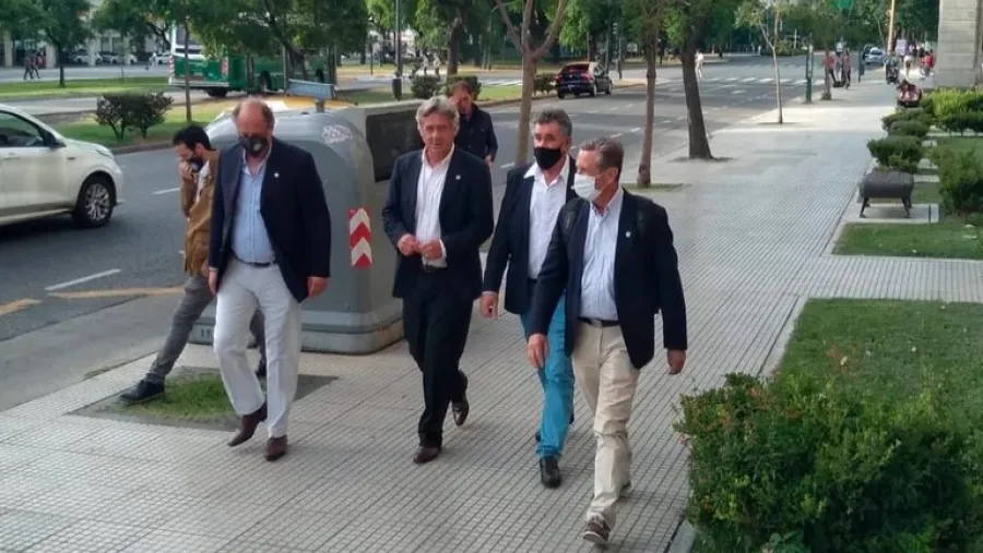 Rotundo rechazo del campo a una posible suba de retenciones en trigo y maíz Rotundo rechazo del campo a una posible suba de retenciones en trigo y maíz