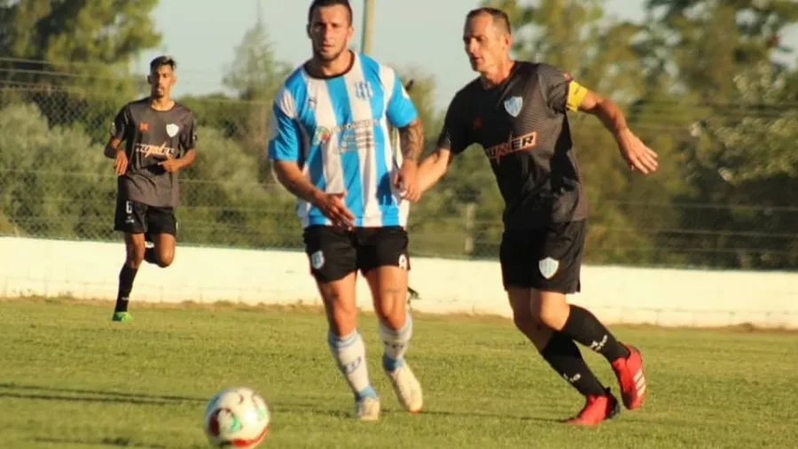 Fútbol: Argentino Juniors y Palermo festejaron en el inicio de la Zona B Fútbol: Argentino Juniors y Palermo festejaron en el inicio de la Zona B