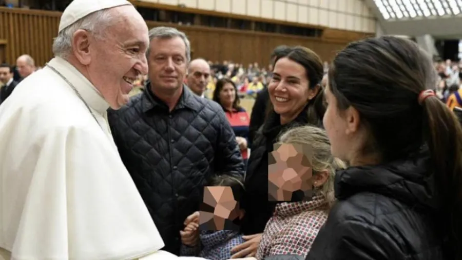 Monzó y su familia con el Papa Francisco Monzó y su familia con el Papa Francisco