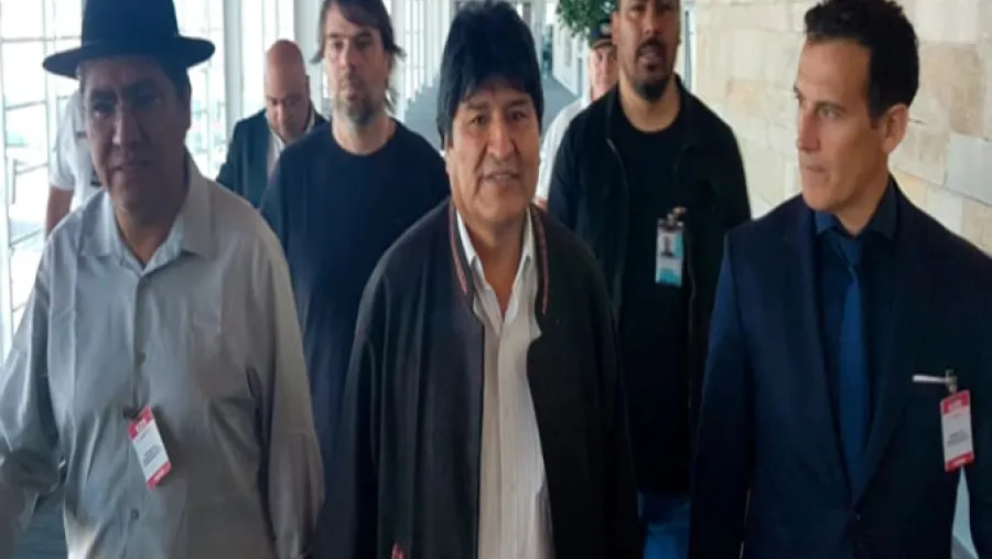 Evo Morales llega a Argentina como refugiado Evo Morales llega a Argentina como refugiado