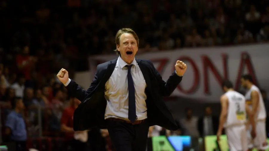 Facundo Müller Básquet: el paranaense Facundo Müller no dirigirá en Colombia sino en Japón