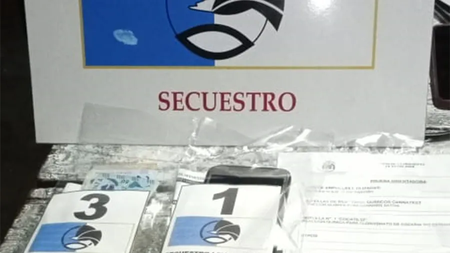 Los allanamientos se realizaron en Paraná y Bovril. Llamó la atención que en la imagen se referencie a la Departamental de Federal, cuando no fue nombrada en el comunicado de prensa. Los allanamientos se realizaron en Paraná y Bovril. Llamó la atención que en la imagen se referencie a la Departamental de Federal, cuando no fue nombrada en el comunicado de prensa.