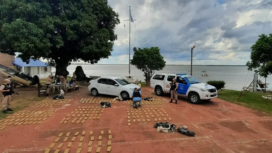 El secuestro de la droga fue el resultado de dos operativos realizados en las provincias de Misiones y Corrientes. El secuestro de la droga fue el resultado de dos operativos realizados en las provincias de Misiones y Corrientes.