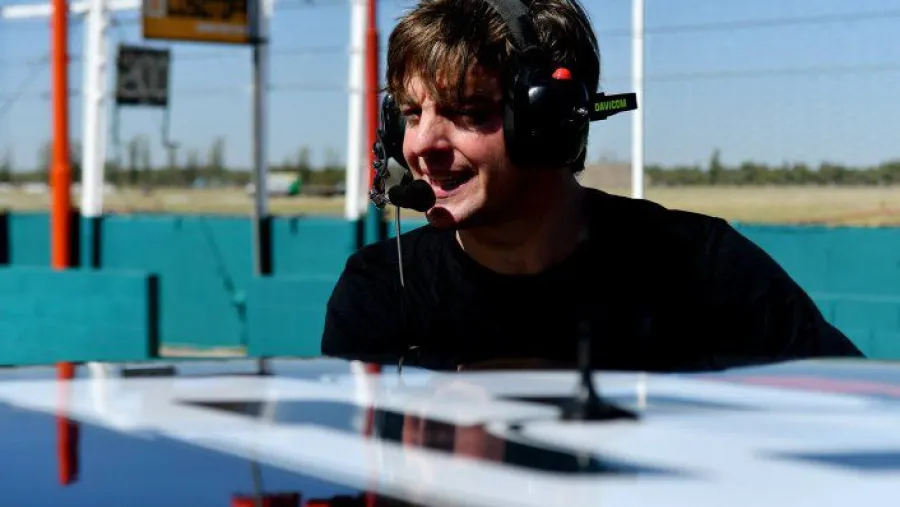 Nicolás Bonelli El entrerriano “Nico” Bonelli buscará seguir animando el TC virtual en Posadas