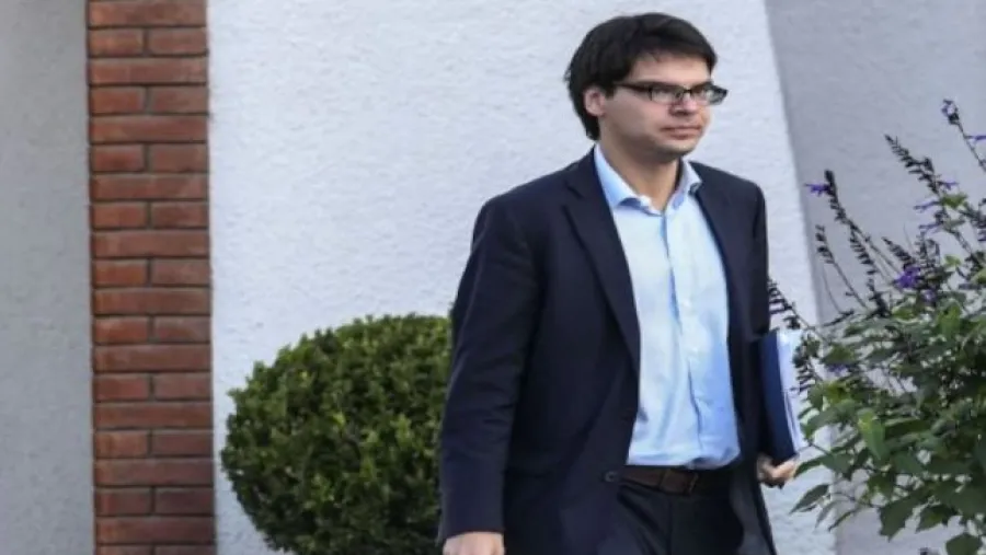 Ordenaron investigar si el teléfono del ex secretario de Macri fue manipulado Ordenaron investigar si el teléfono del ex secretario de Macri fue manipulado