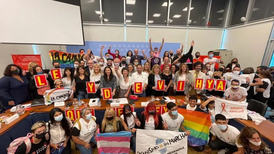 Diputados presentaron un nuevo proyecto de ley de VIH Diputados presentaron un nuevo proyecto de ley de VIH