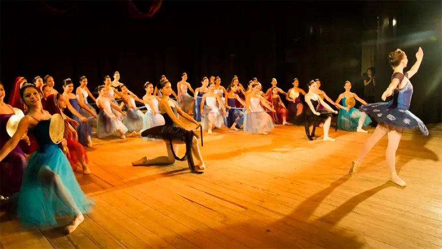 Escuela Municipal de Danza Escuela Municipal de Danza