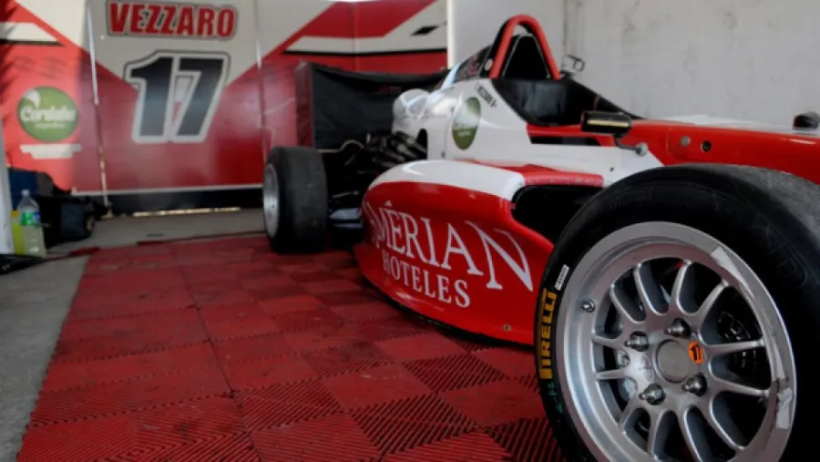 Werner Competición El equipo Werner Competición dejó listo el auto de Isidoro Vezzaro