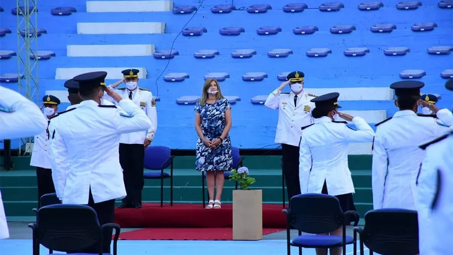 La ceremonia fue transmitida por streaming para que las familias de los egresados pudieran acompañarla. La ceremonia fue transmitida por streaming para que las familias de los egresados pudieran acompañarla.