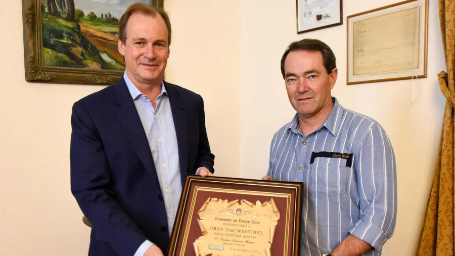 Bordet hizo un reconocimiento al “Gurí” Martínez por su trayectoria deportiva Bordet hizo un reconocimiento al “Gurí” Martínez por su trayectoria deportiva
