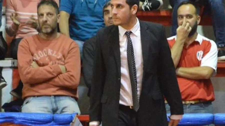 Mariano Panizza Mariano Panizza seguirá siendo el entrenador de Central Entrerriano