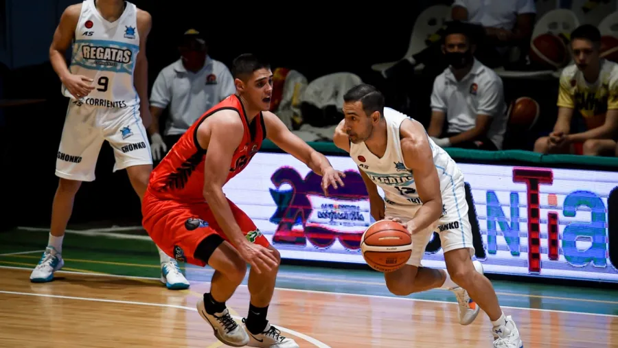 Matías Solanas y Paolo Quinteros Básquet: con presencia entrerriana, San Martín ganó el clásico que abrió la Liga Nacional