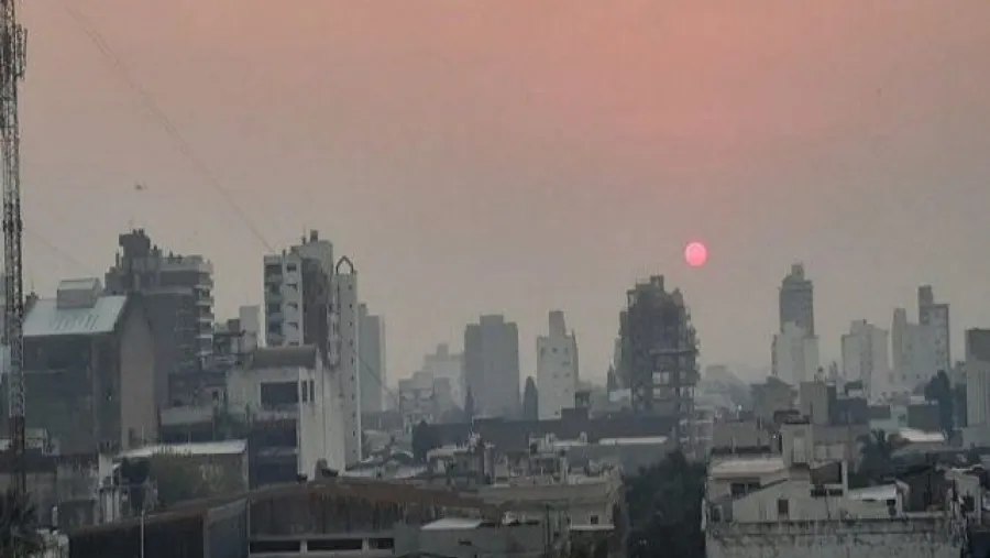 Paraná volvió a cubrirse de humo proveniente de los incendios en las islas Paraná volvió a cubrirse de humo proveniente de los incendios en las islas