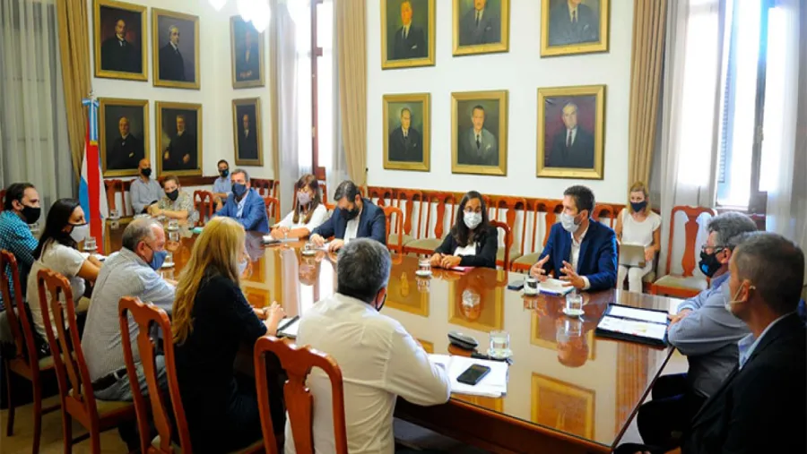 Este jueves se retoma la paritaria provincial y se espera una oferta salarial Este jueves se retoma la paritaria provincial y se espera una oferta salarial