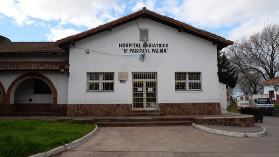 En el hospital Pascual Palma de Paraná se está cambiando el paradigma asilar por otro amigable, para que no se lo perciba como un depósito de ancianos sino como un espacio de vida. En el hospital Pascual Palma de Paraná se está cambiando el paradigma asilar por otro amigable, para que no se lo perciba como un depósito de ancianos sino como un espacio de vida.