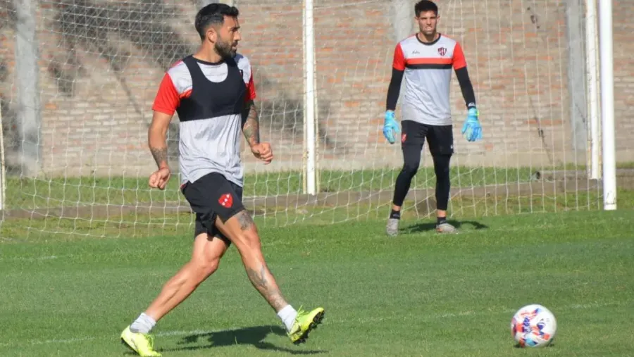 Patronato dejó atrás la derrota del domingo para pensar en su visita a Newell’s