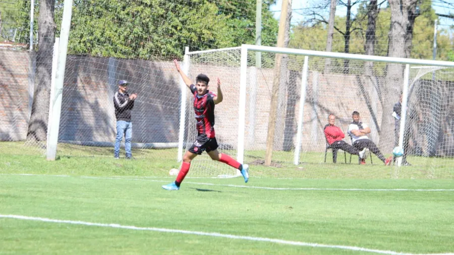 Patronato goleó a Newell’s, para volver a sonreír en Reserva Patronato goleó a Newell’s, para volver a sonreír en Reserva