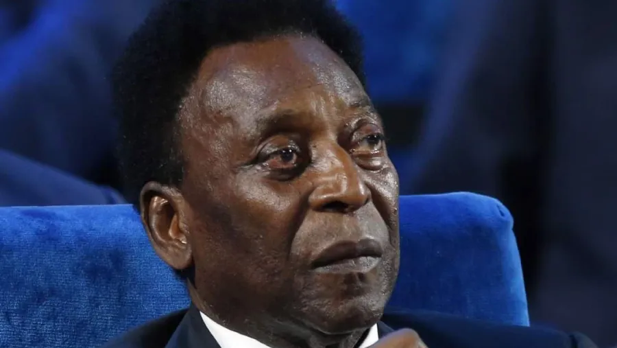 Pelé fue operado de un tumor en el colon y se encuentra en terapia intensiva Pelé fue operado de un tumor en el colon y se encuentra en terapia intensiva