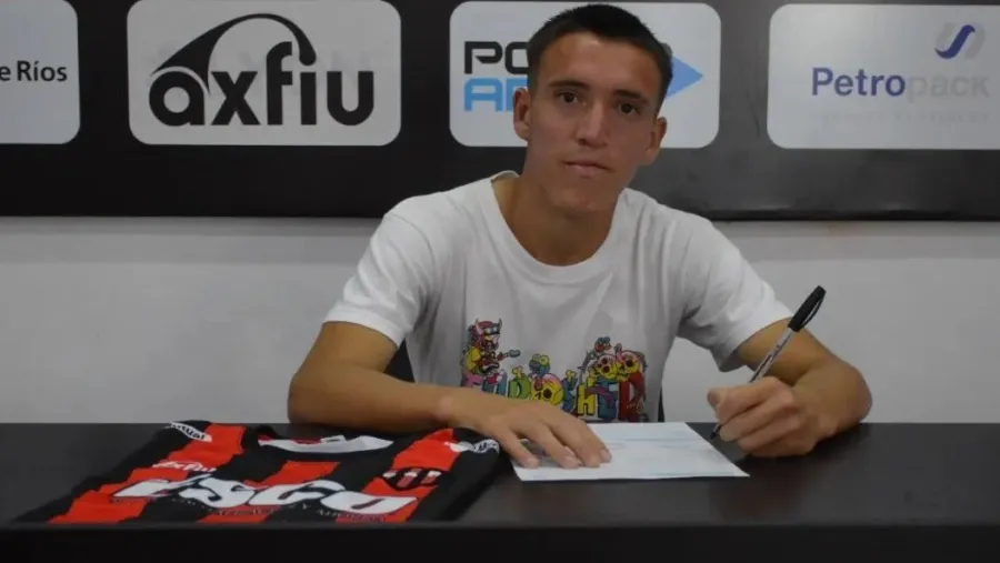 Fútbol: Valentín Pereyra firmó su primer contrato profesional con Patronato Fútbol: Valentín Pereyra firmó su primer contrato profesional con Patronato
