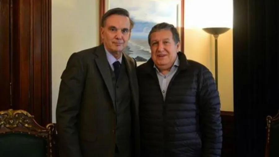 Fotografía de archivo de Miguel Ángel Pichetto y Ramón Puerta. Fotografía de archivo de Miguel Ángel Pichetto y Ramón Puerta.