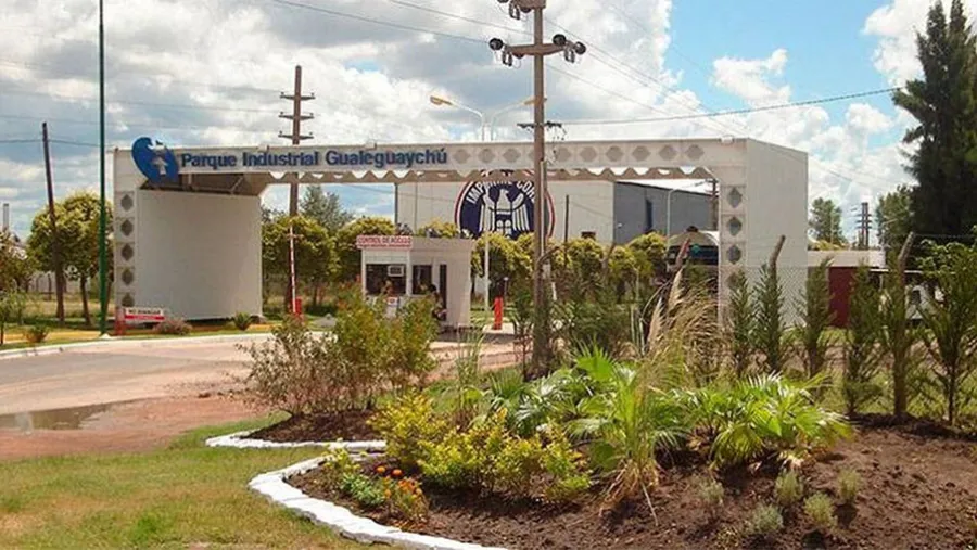 Una falla en la línea de alimentación al Parque Industrial de Gualeguaychú, será reparada hoy, pero se anticipó que igualmente quedará afectada por varias horas una gran zona de esa localidad. Una falla en la línea de alimentación al Parque Industrial de Gualeguaychú, será reparada hoy, pero se anticipó que igualmente quedará afectada por varias horas una gran zona de esa localidad.