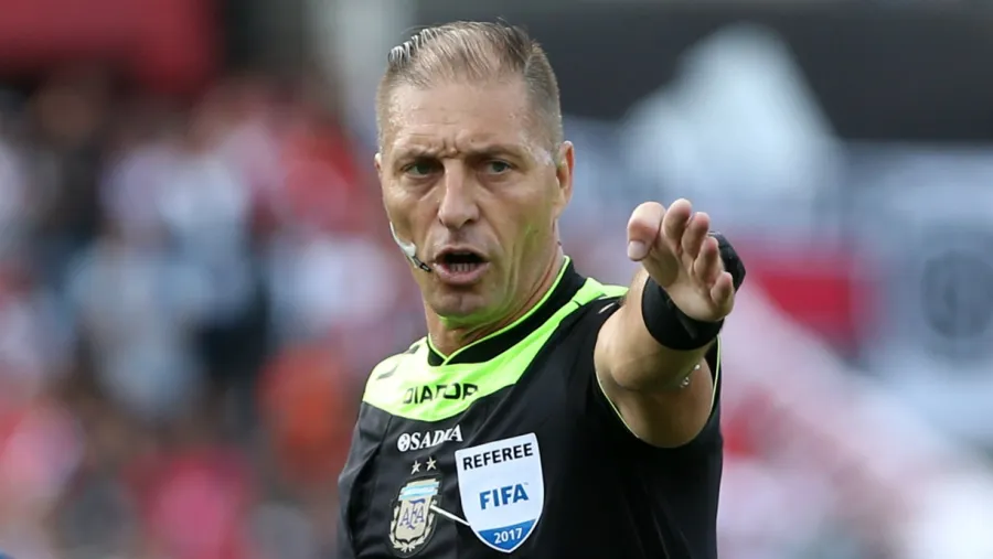 Néstor Pitana Designaron a Néstor Pitana para la final anticipada de Patronato ante Gimnasia La Plata