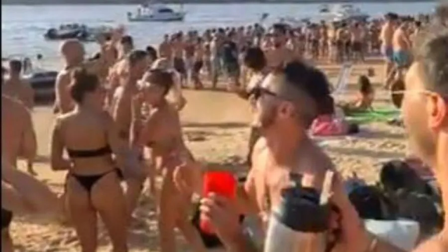 playa de Villa Urquiza en plena pandemia playa de Villa Urquiza en plena pandemia