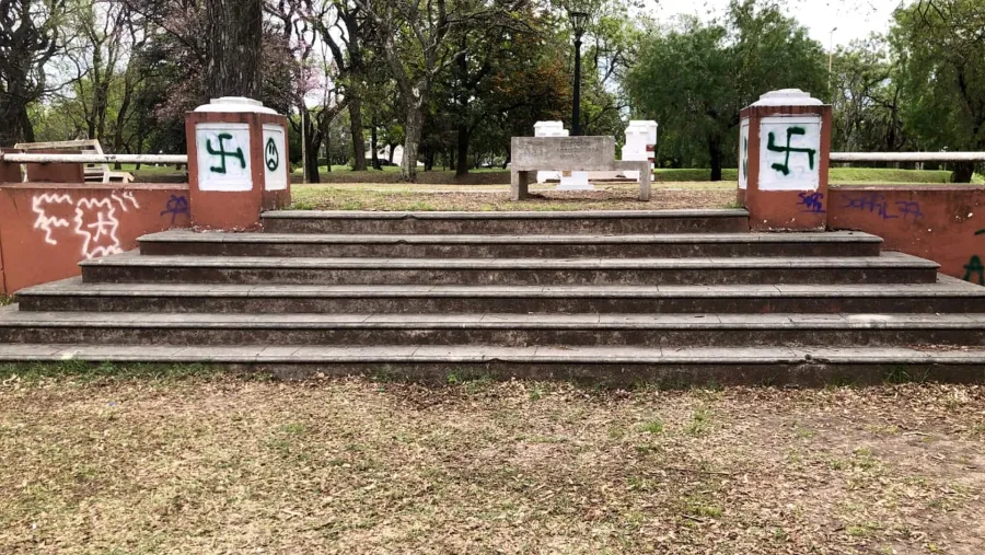Repudio por pintadas antisemitas en el Parque Urquiza de Paraná Repudio por pintadas antisemitas en el Parque Urquiza de Paraná